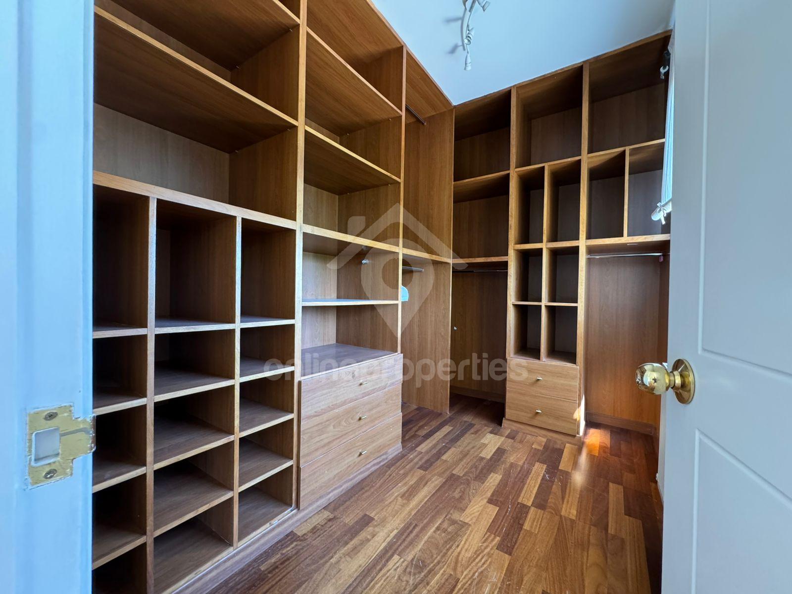 To change image, hover mouse over thumbnails below