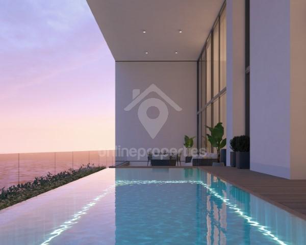 To change image, hover mouse over thumbnails below