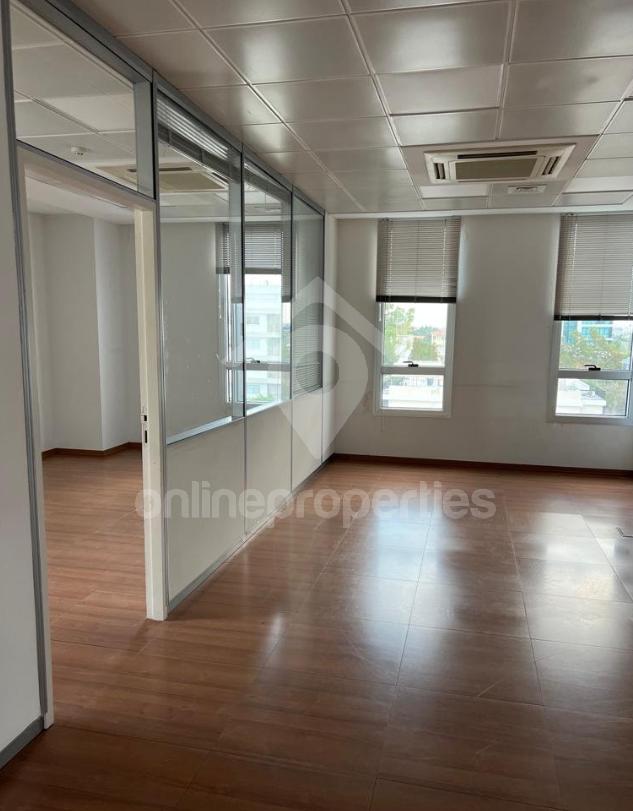 To change image, hover mouse over thumbnails below