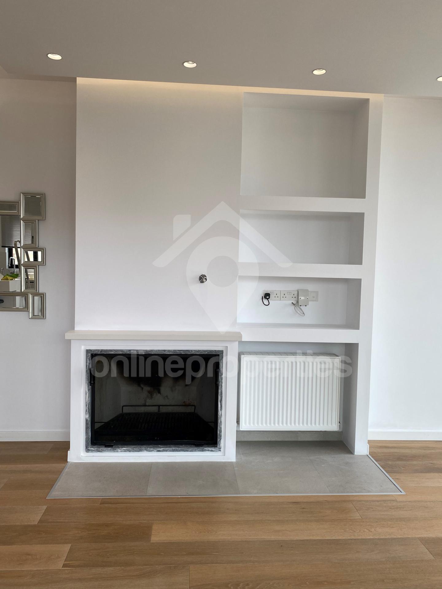 To change image, hover mouse over thumbnails below