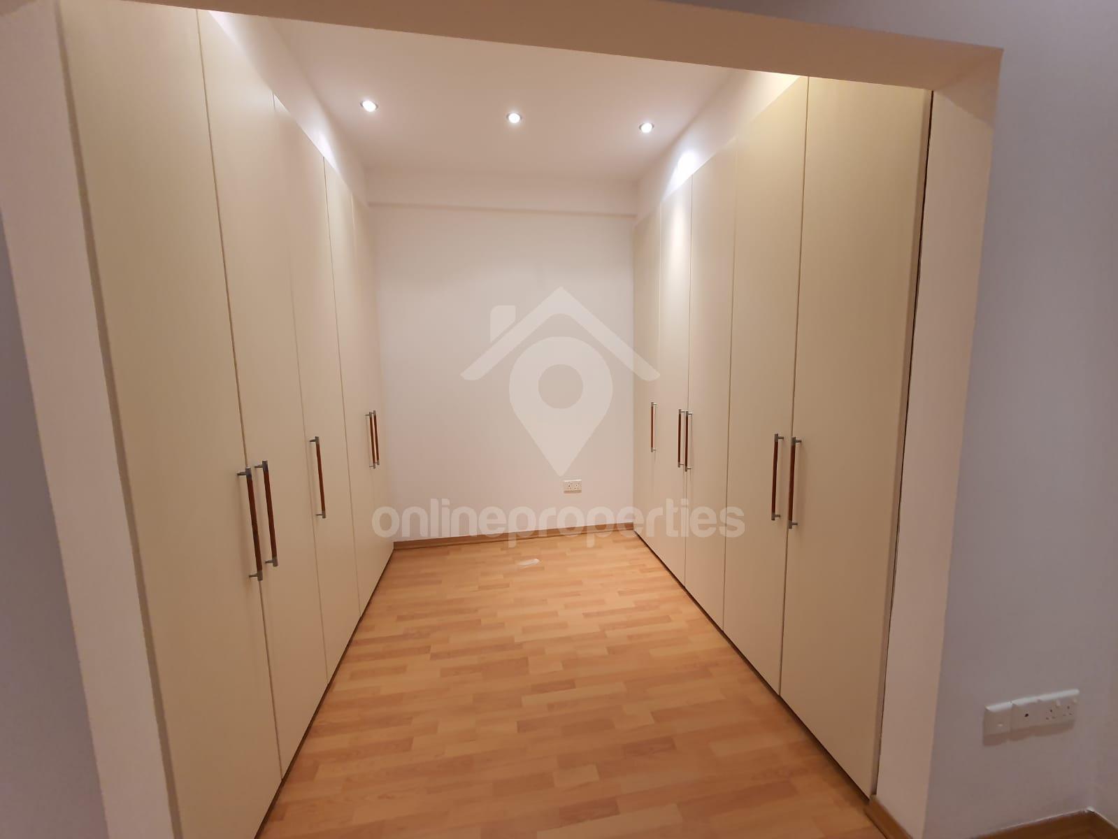 To change image, hover mouse over thumbnails below