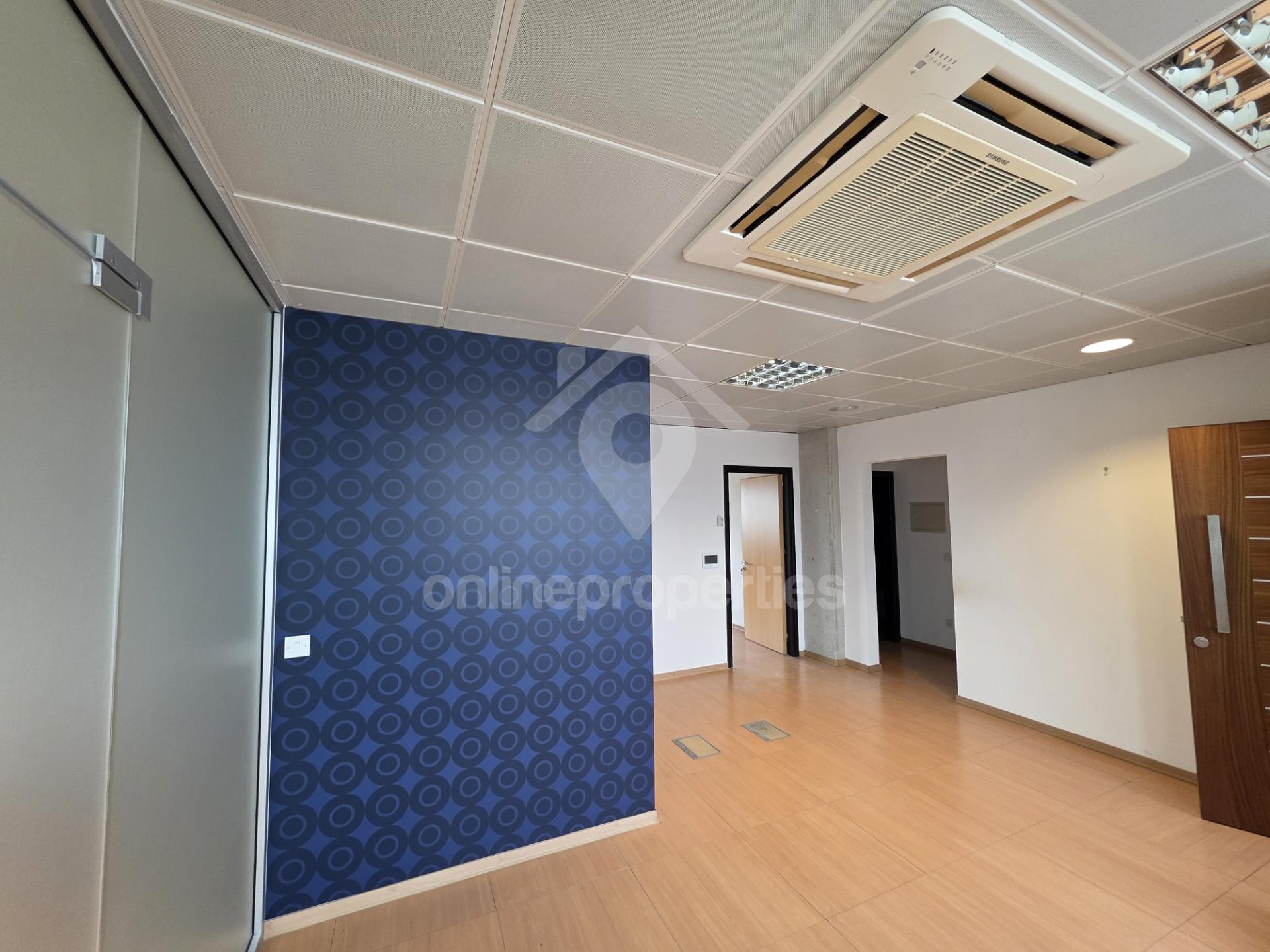 To change image, hover mouse over thumbnails below