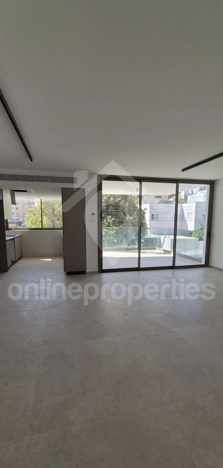 To change image, hover mouse over thumbnails below