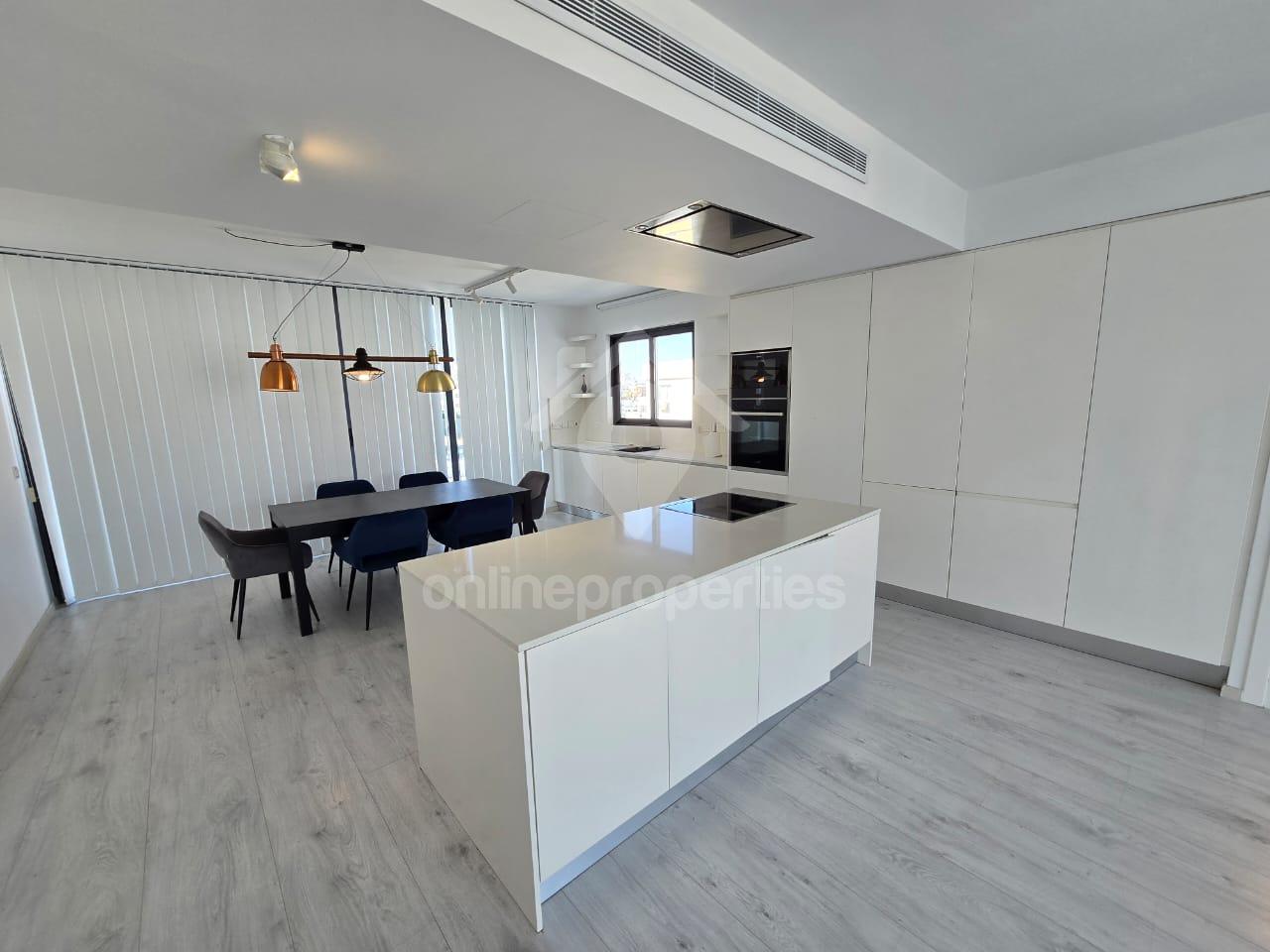 To change image, hover mouse over thumbnails below