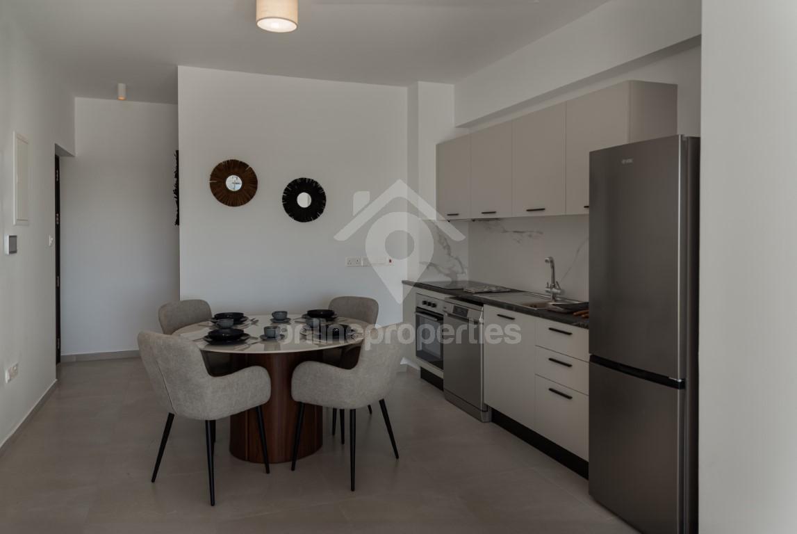 To change image, hover mouse over thumbnails below