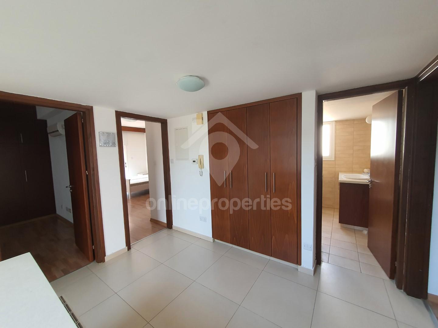 To change image, hover mouse over thumbnails below