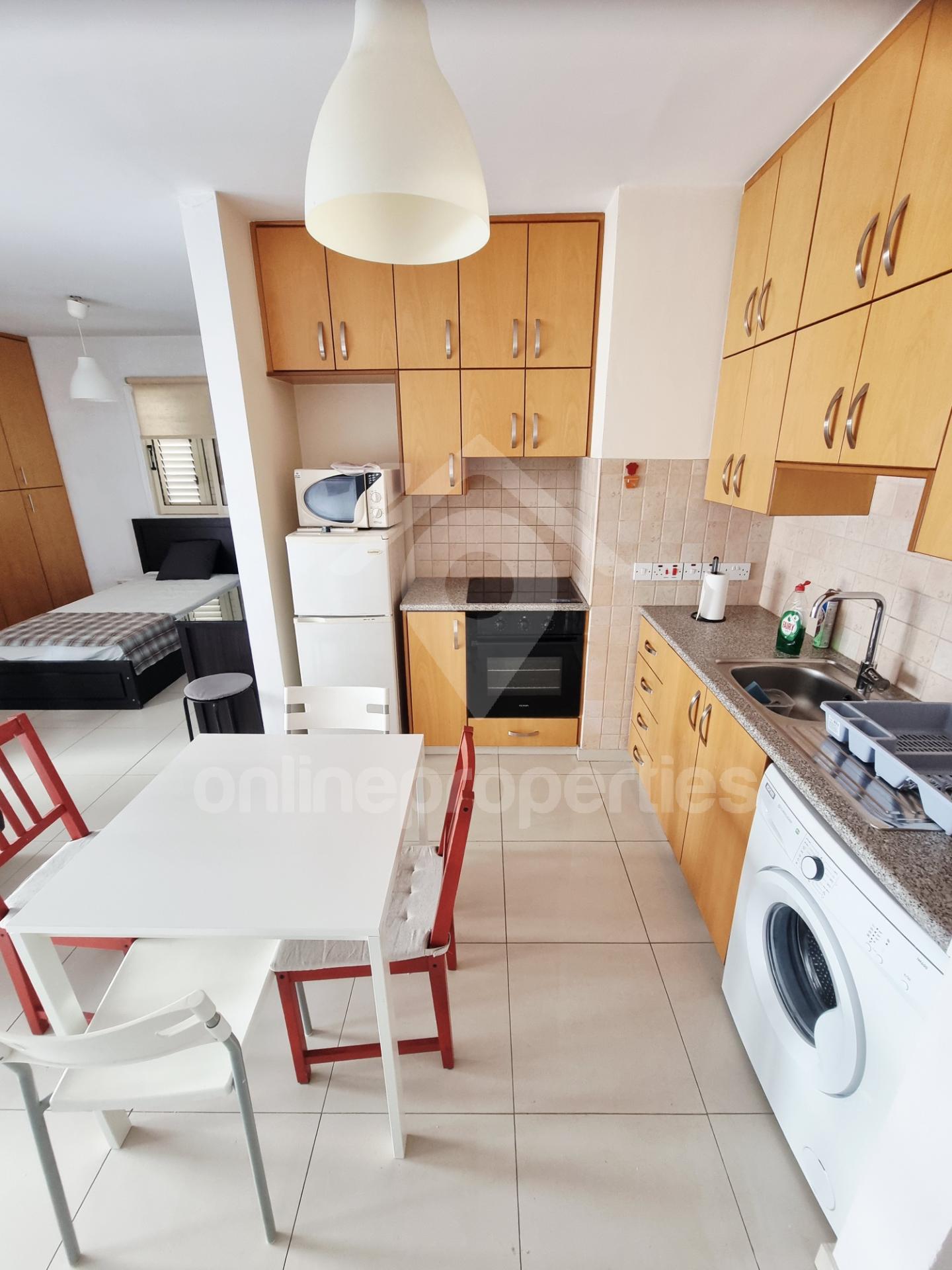 To change image, hover mouse over thumbnails below