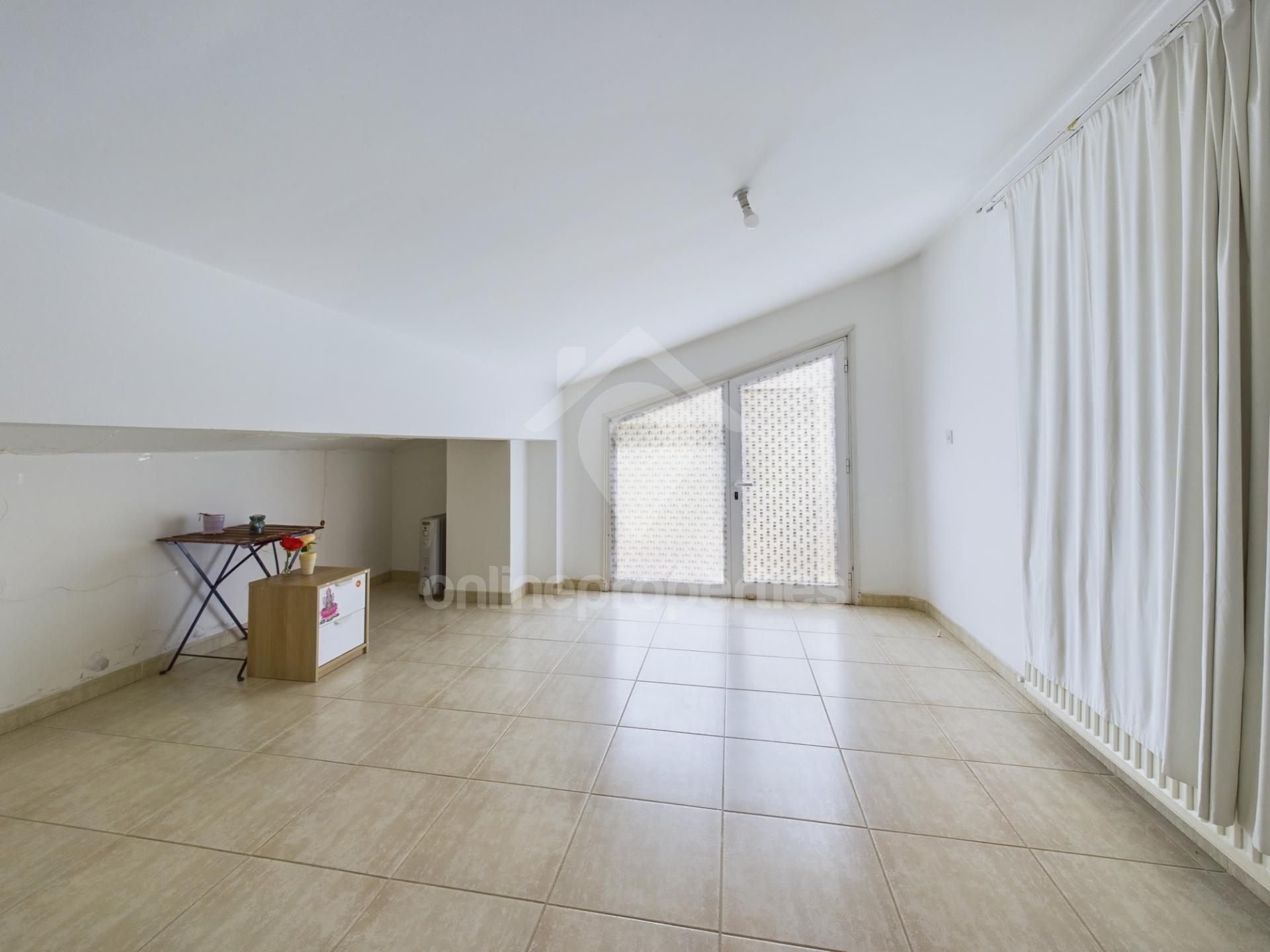 To change image, hover mouse over thumbnails below