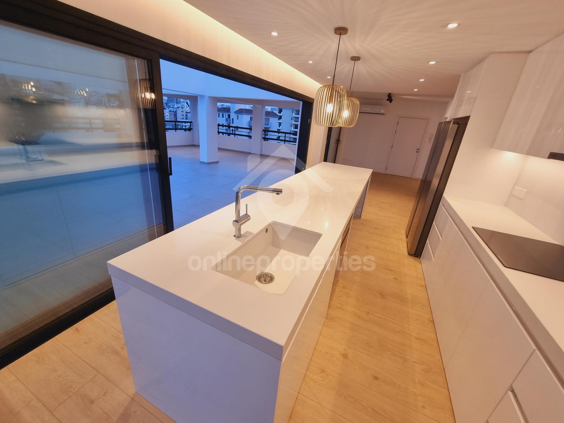 To change image, hover mouse over thumbnails below