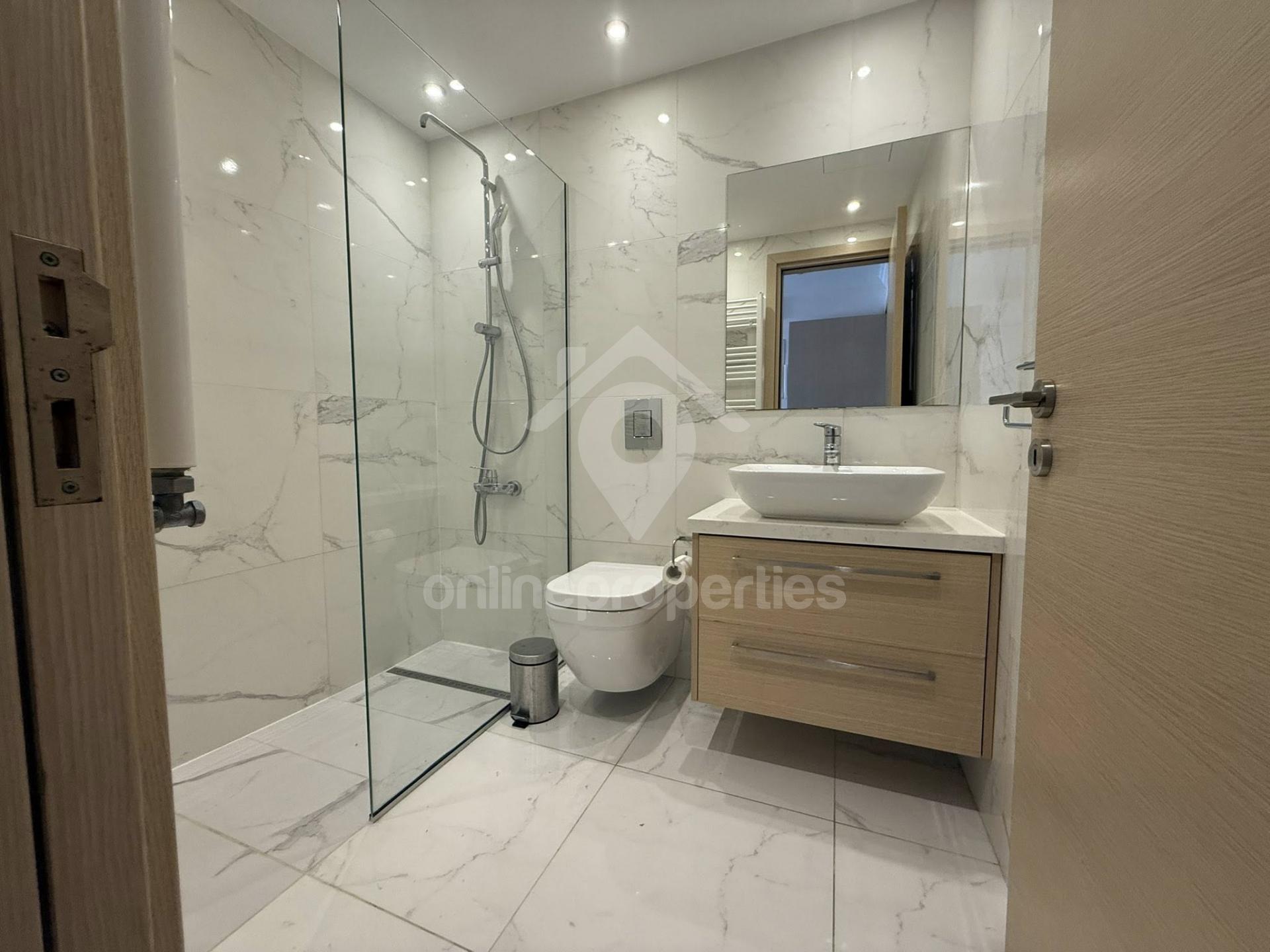 To change image, hover mouse over thumbnails below