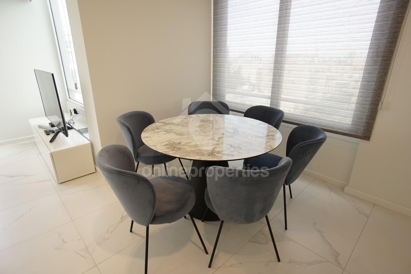 To change image, hover mouse over thumbnails below