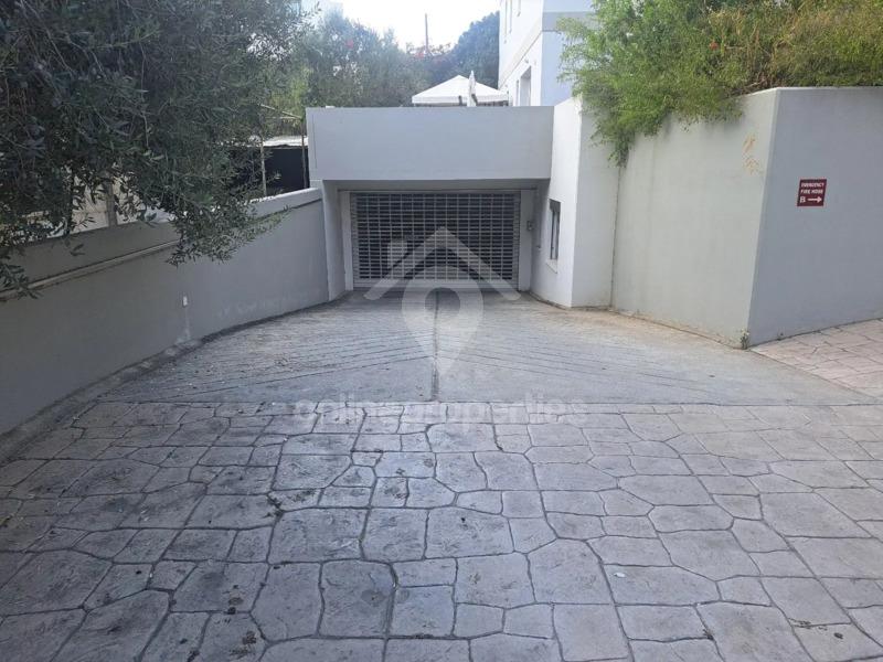 To change image, hover mouse over thumbnails below