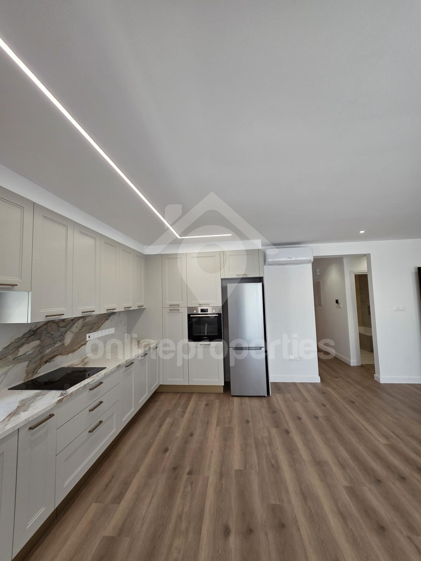 To change image, hover mouse over thumbnails below