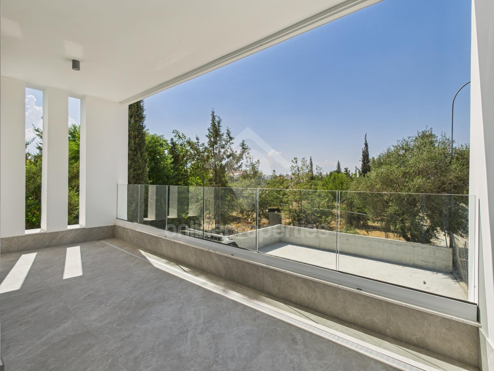 To change image, hover mouse over thumbnails below