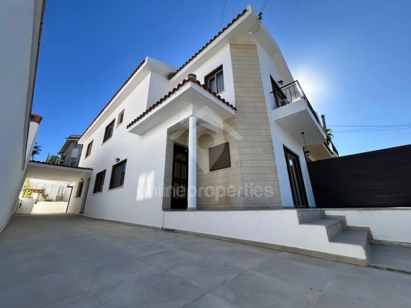 To change image, hover mouse over thumbnails below