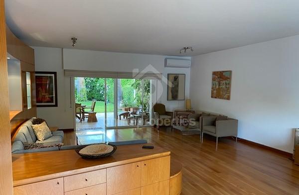 To change image, hover mouse over thumbnails below