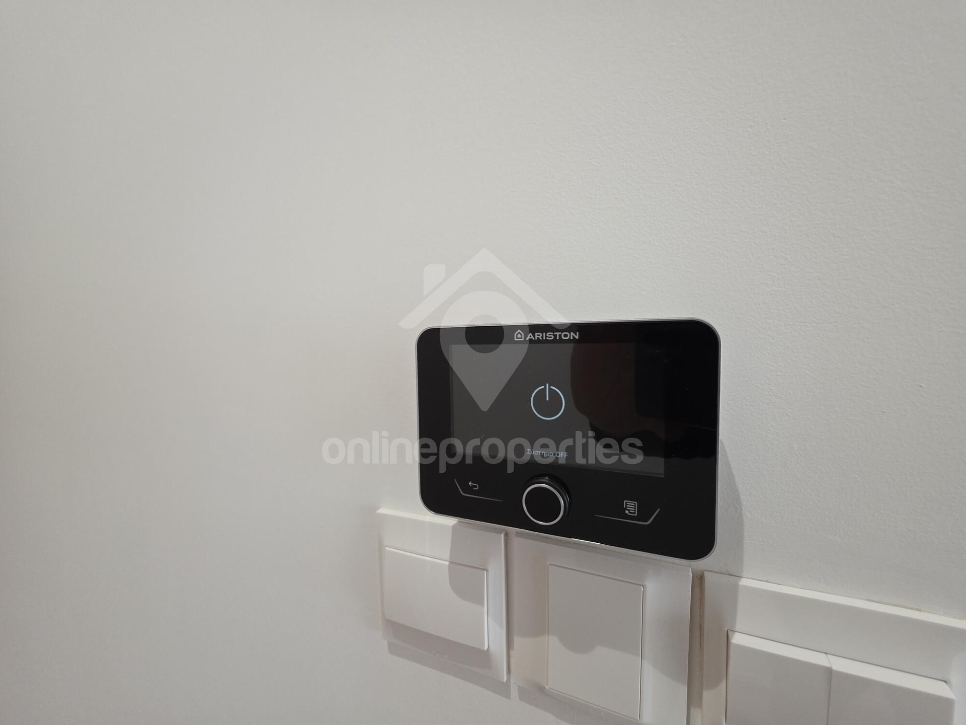 To change image, hover mouse over thumbnails below