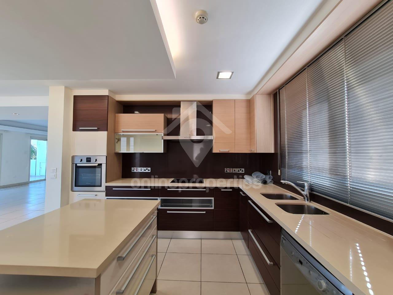 To change image, hover mouse over thumbnails below