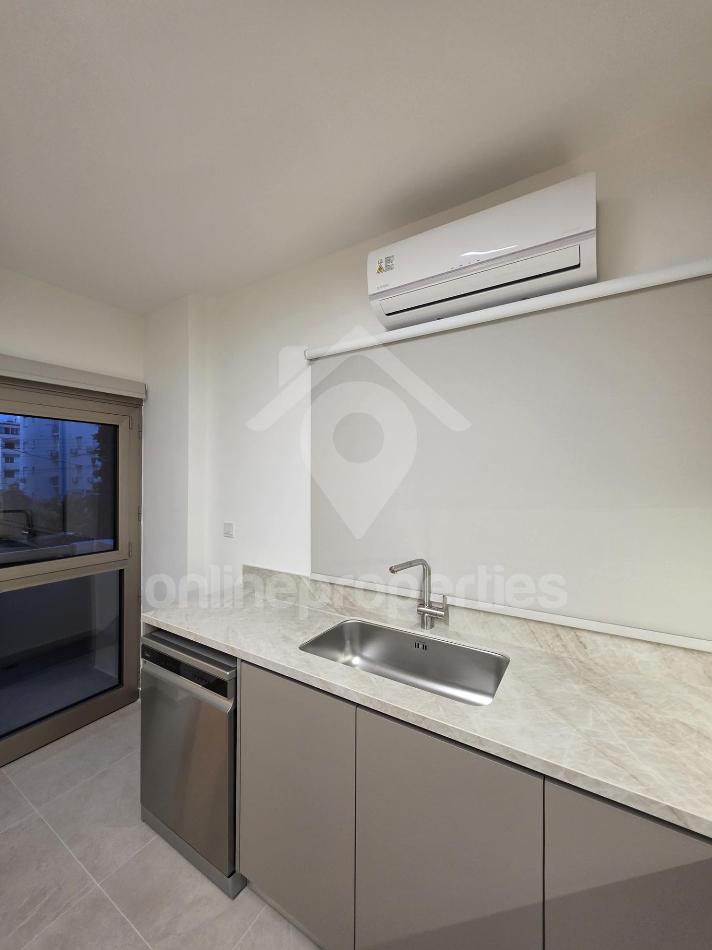 To change image, hover mouse over thumbnails below