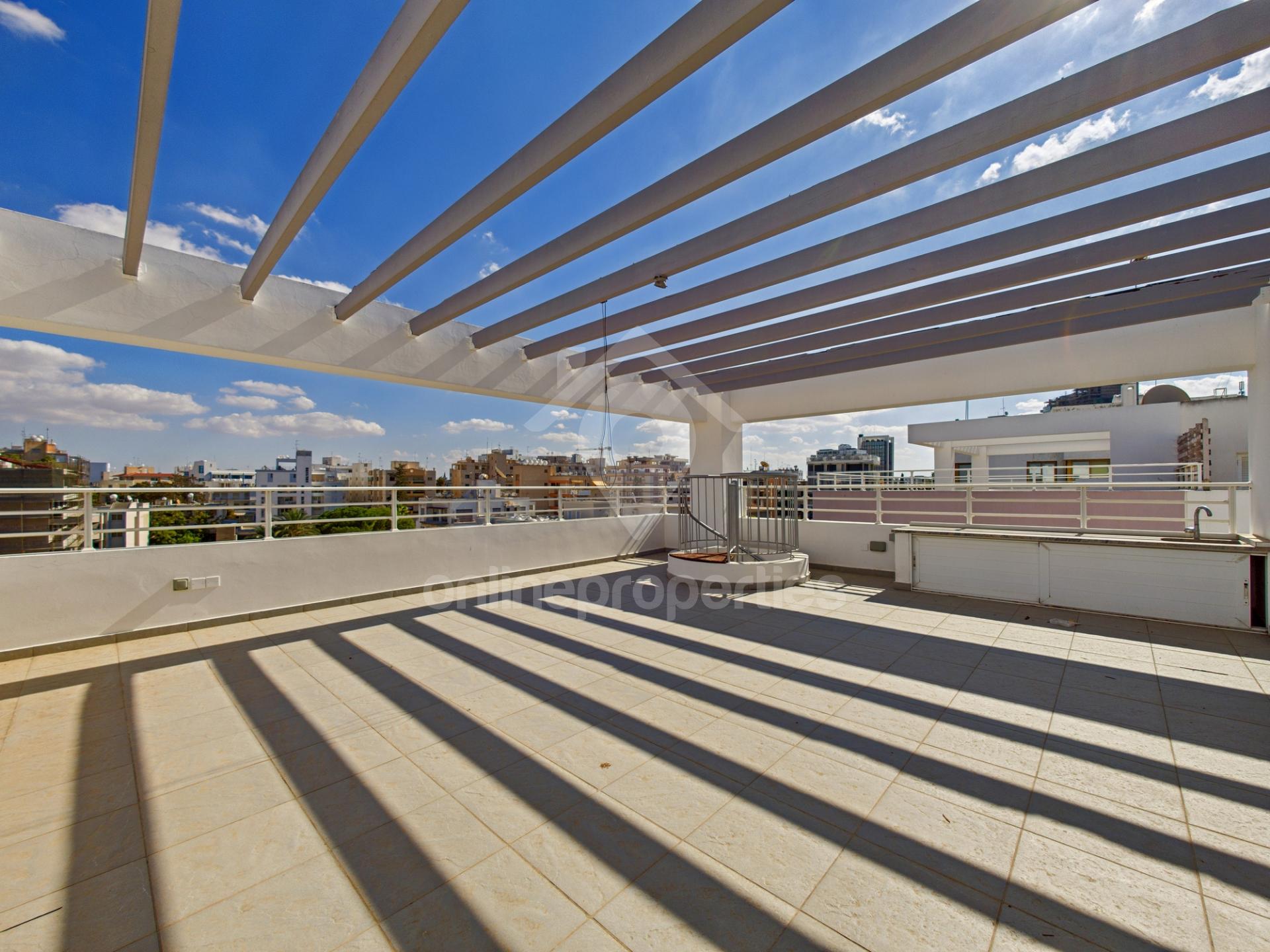 To change image, hover mouse over thumbnails below