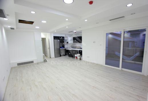 To change image, hover mouse over thumbnails below