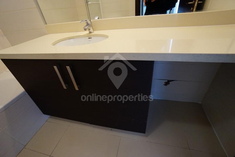 To change image, hover mouse over thumbnails below