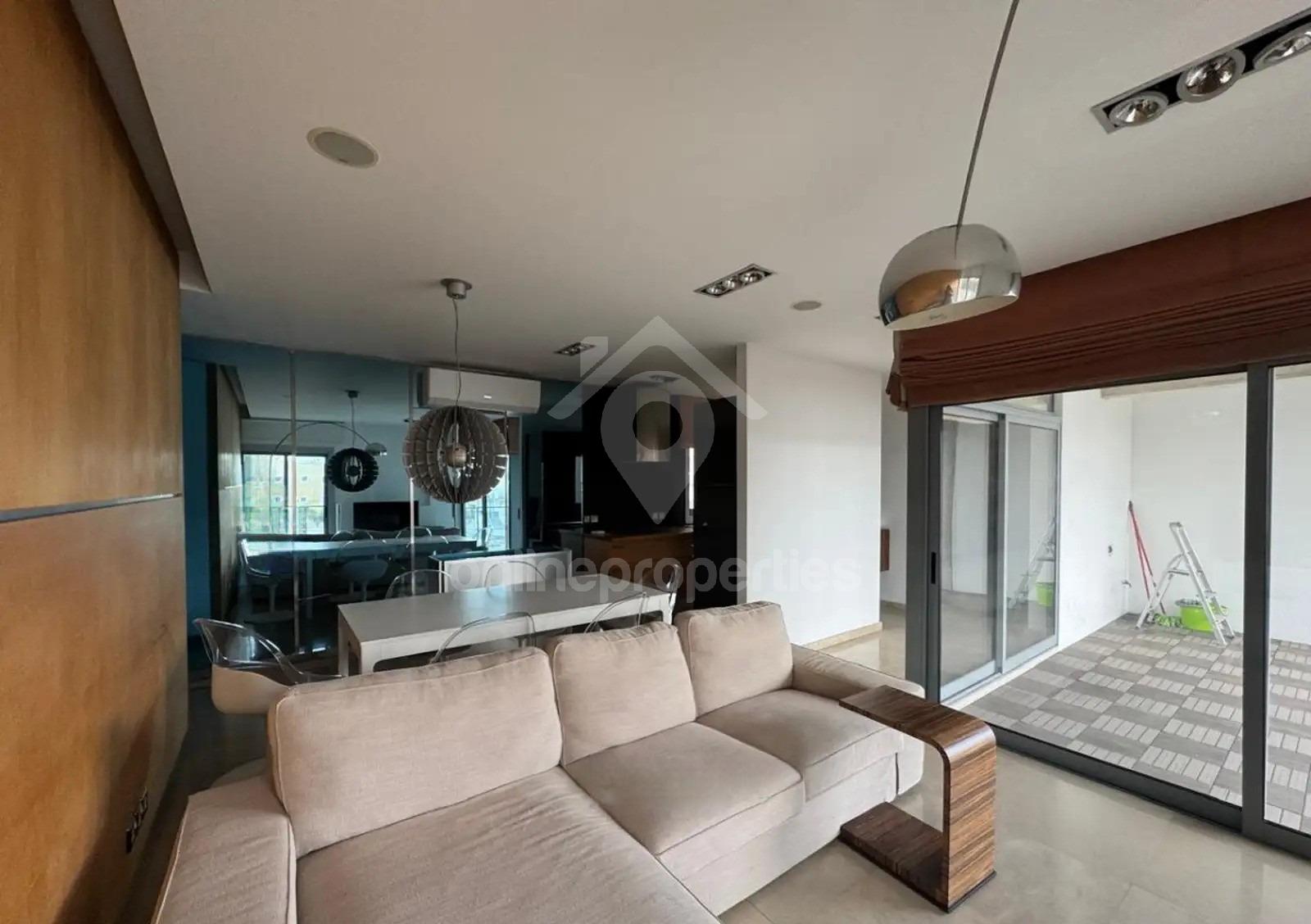 To change image, hover mouse over thumbnails below