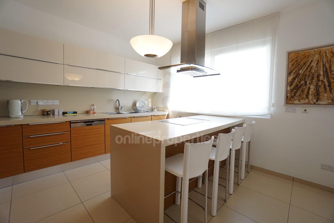 To change image, hover mouse over thumbnails below