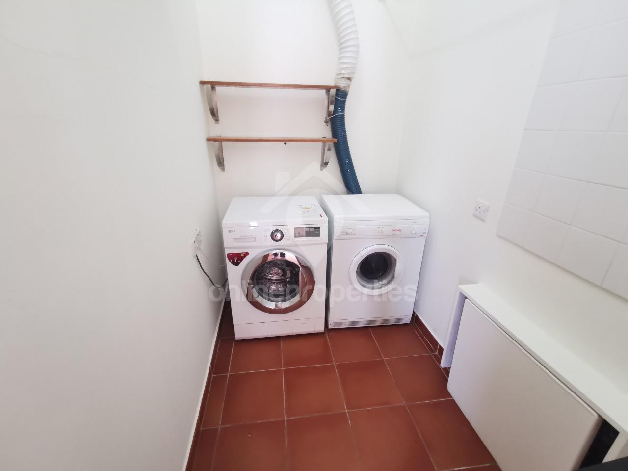 To change image, hover mouse over thumbnails below