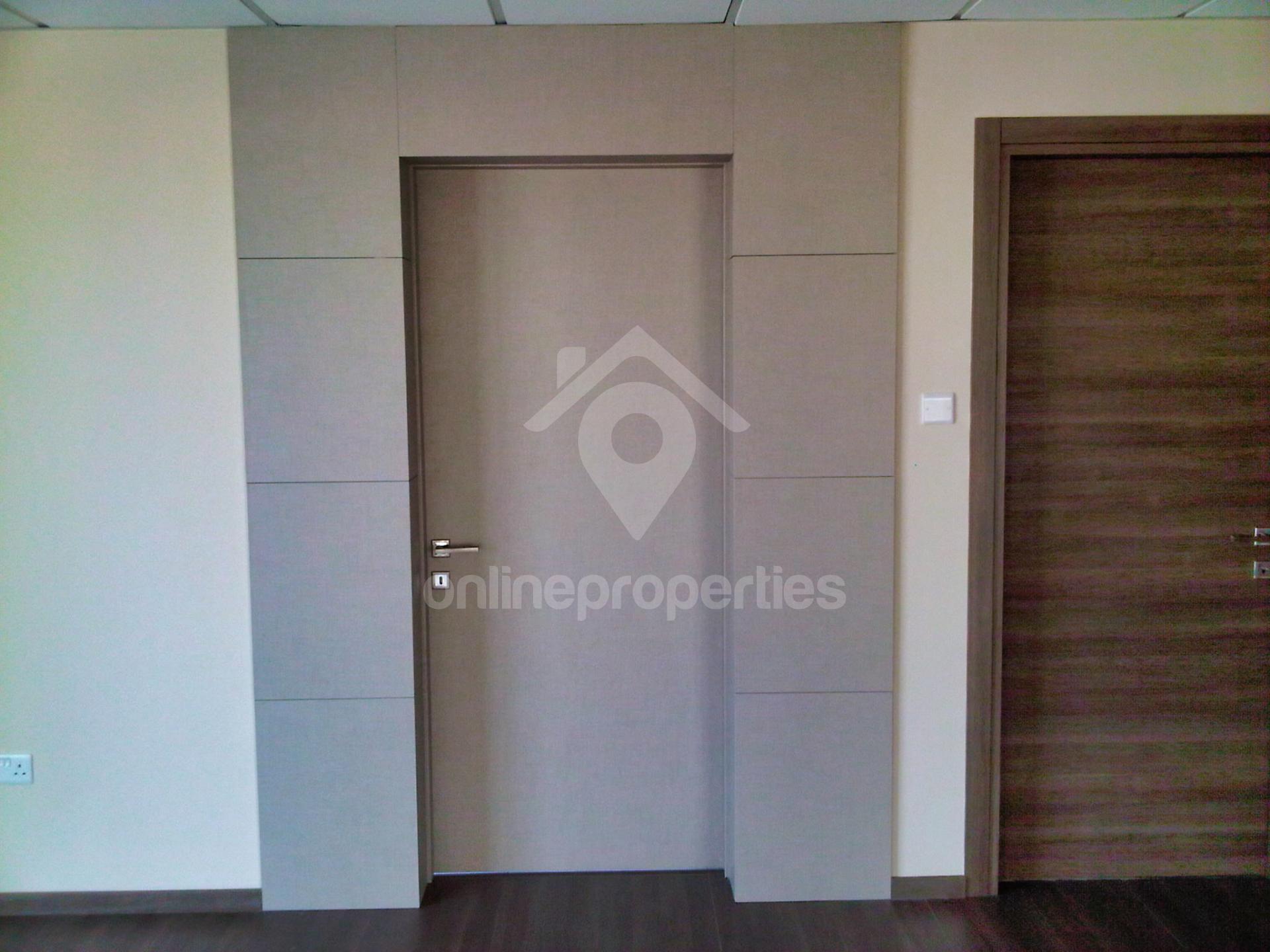 To change image, hover mouse over thumbnails below