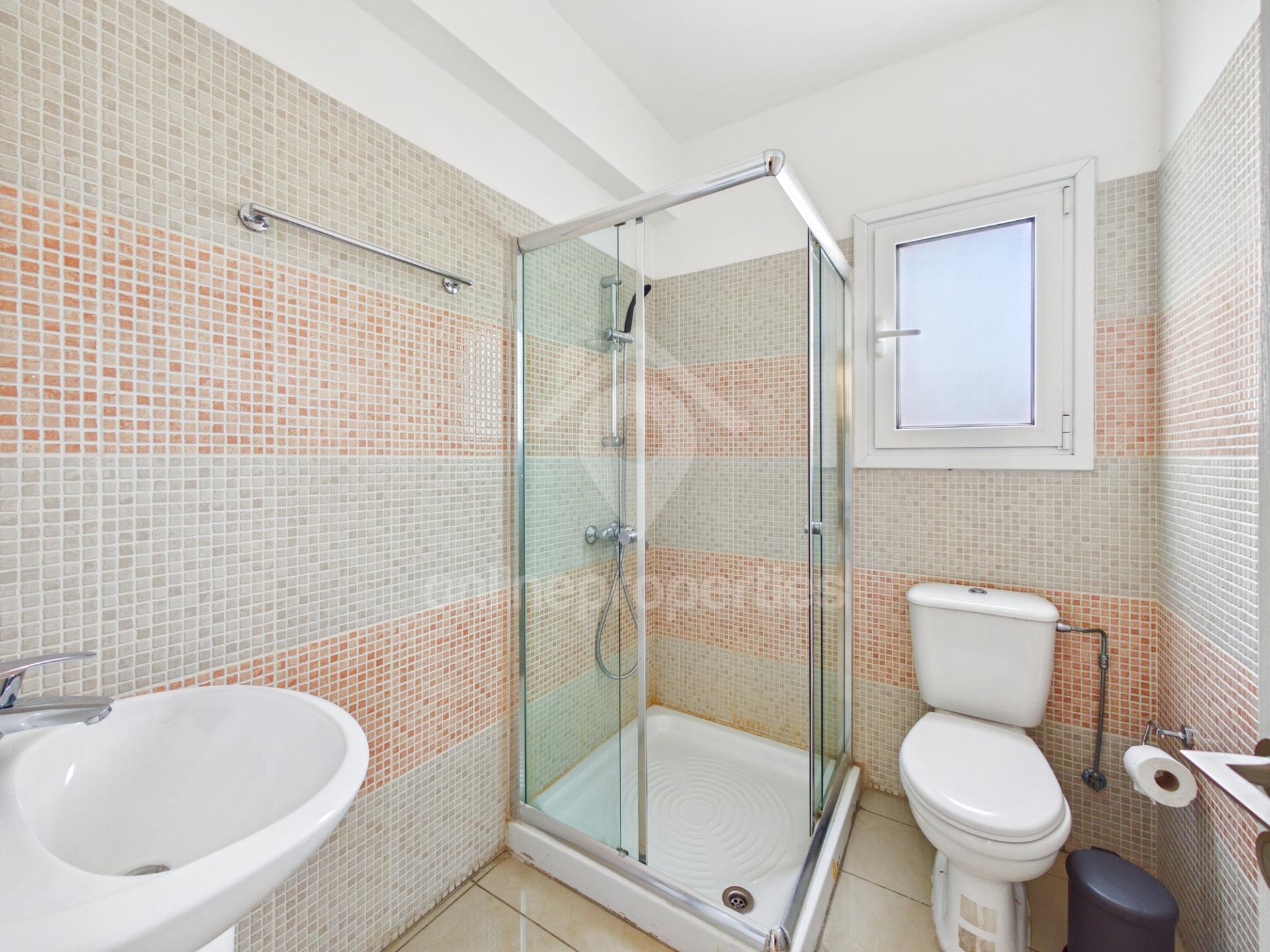 To change image, hover mouse over thumbnails below