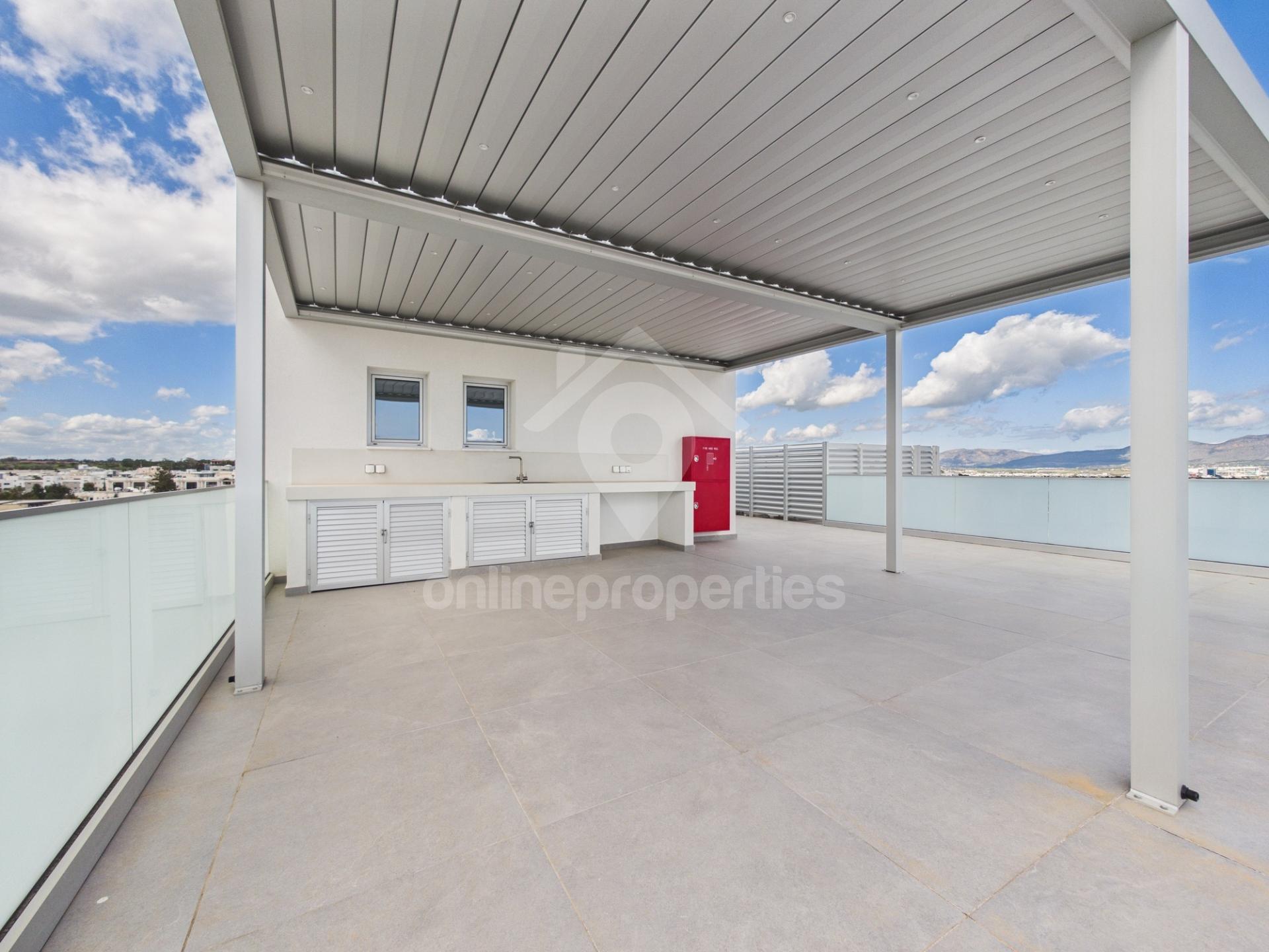 To change image, hover mouse over thumbnails below