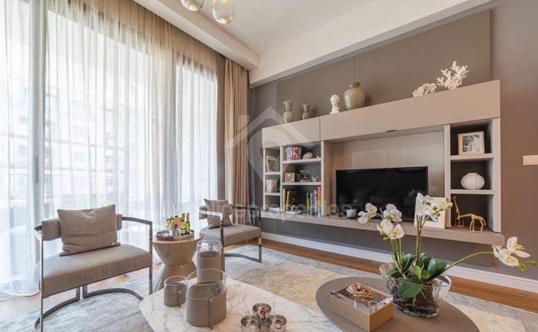 Style, serenity, and the sea, right at your door.