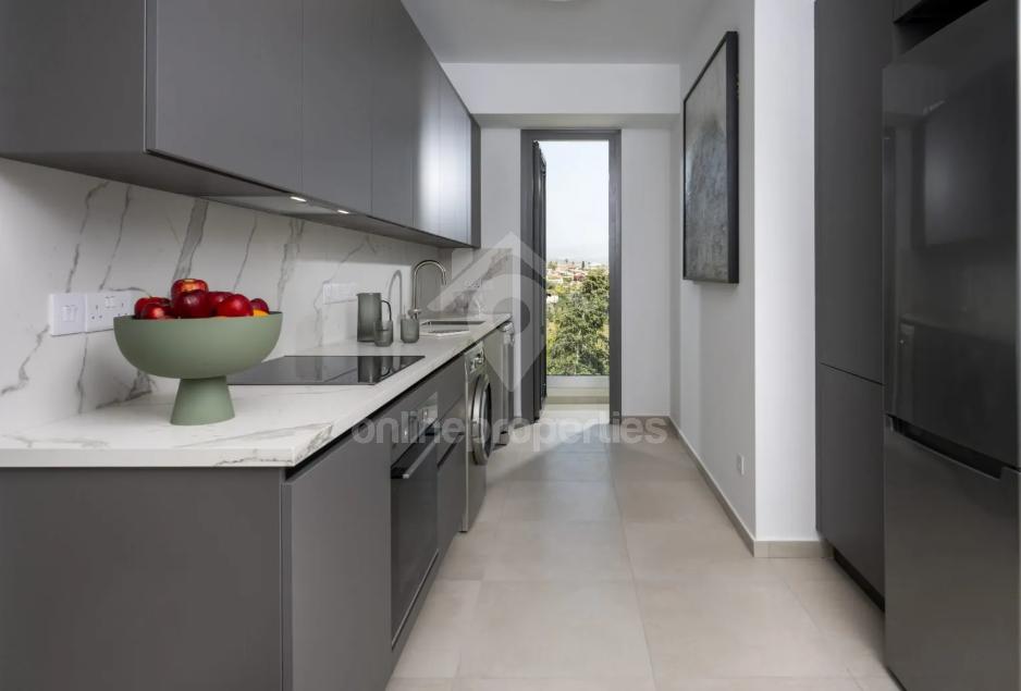 To change image, hover mouse over thumbnails below