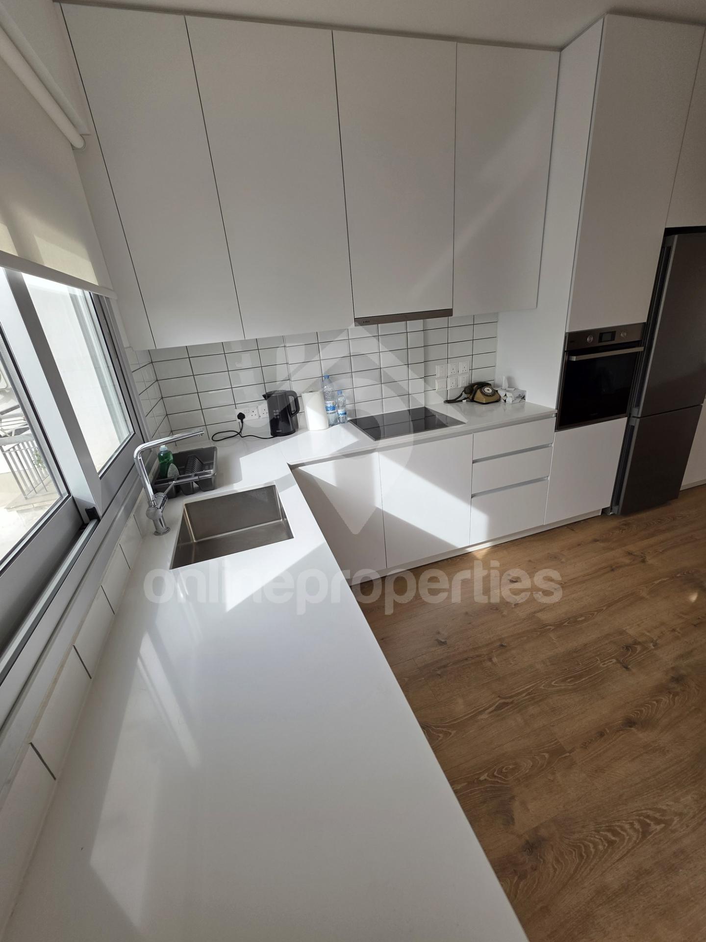 To change image, hover mouse over thumbnails below