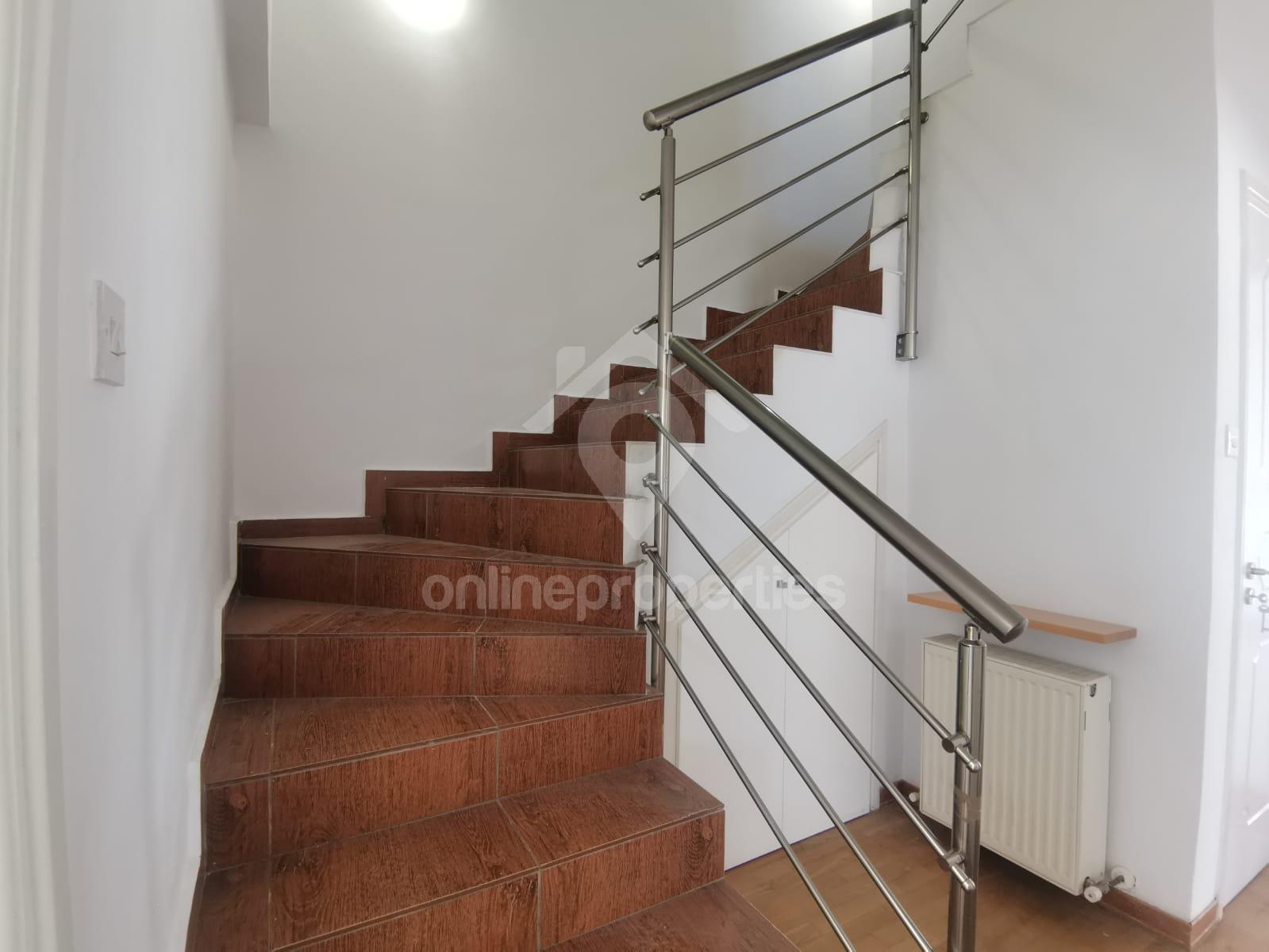 To change image, hover mouse over thumbnails below