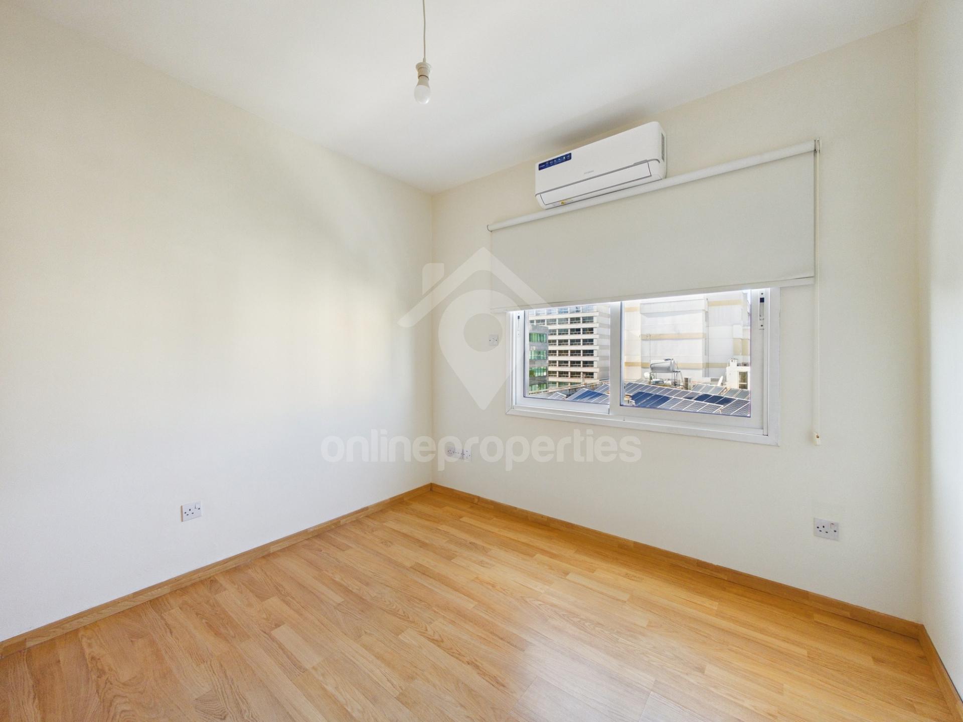 To change image, hover mouse over thumbnails below