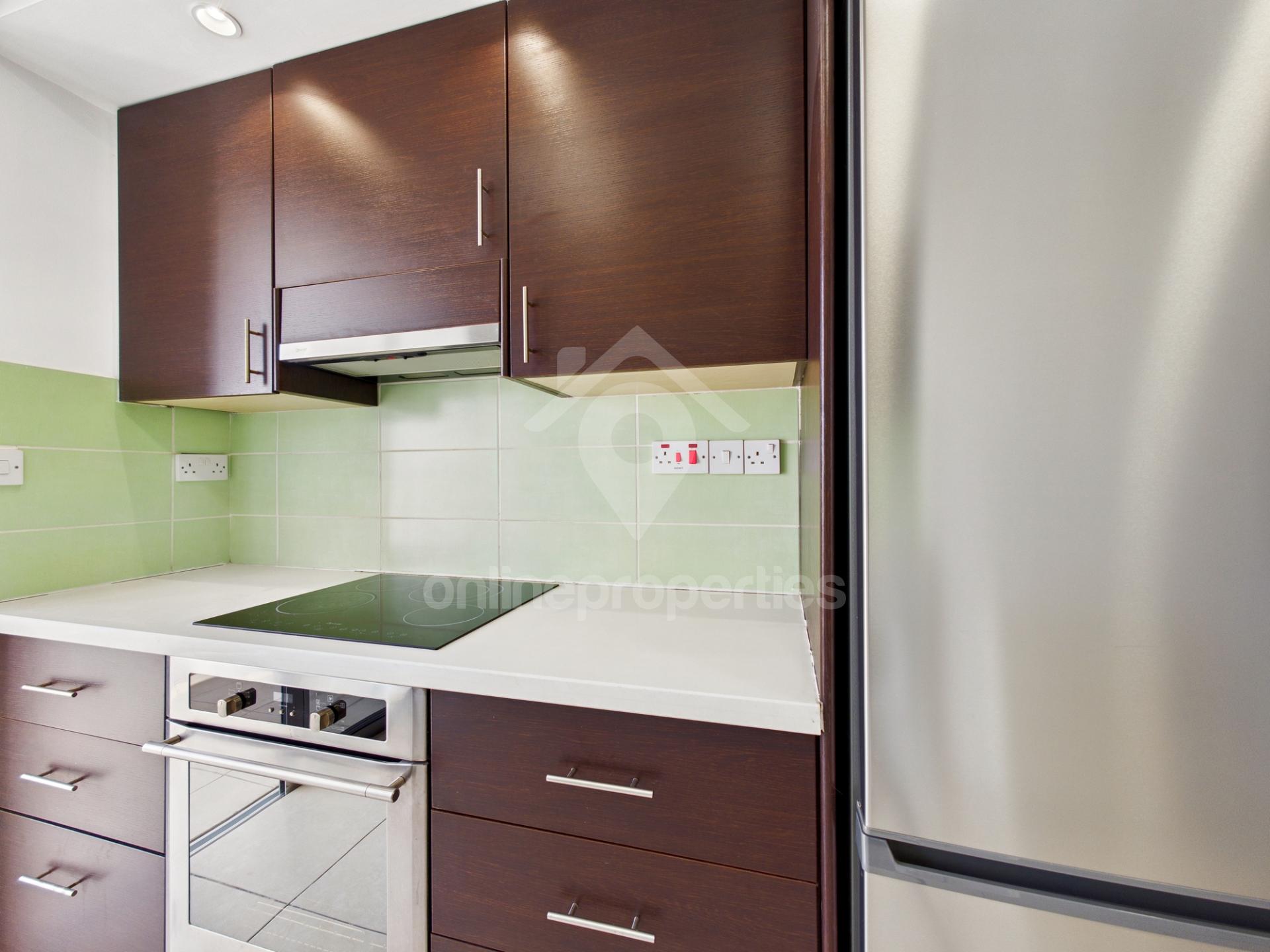 To change image, hover mouse over thumbnails below