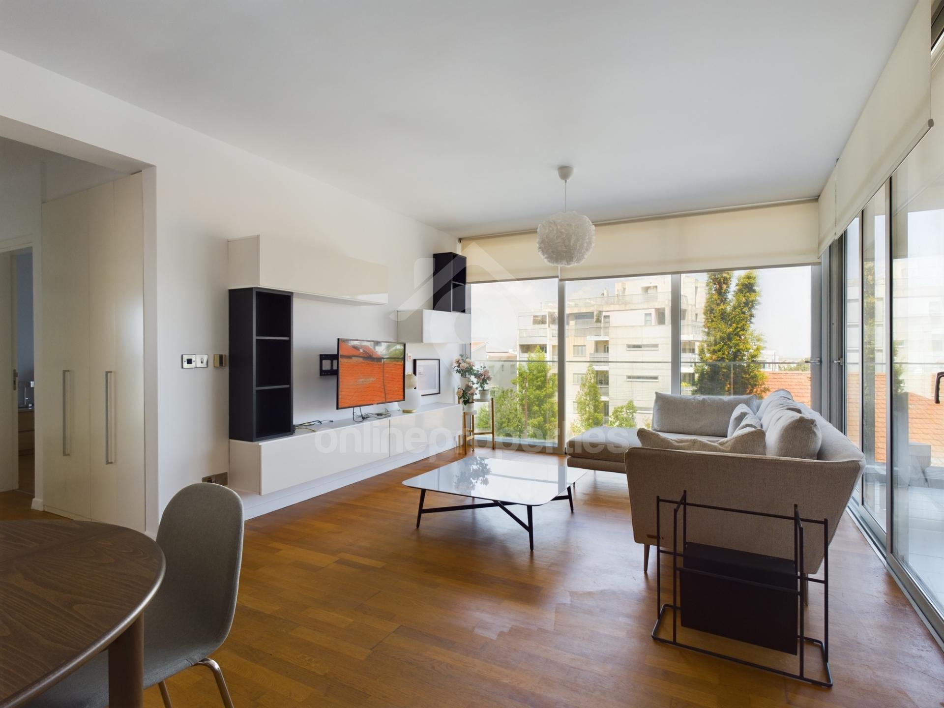 To change image, hover mouse over thumbnails below