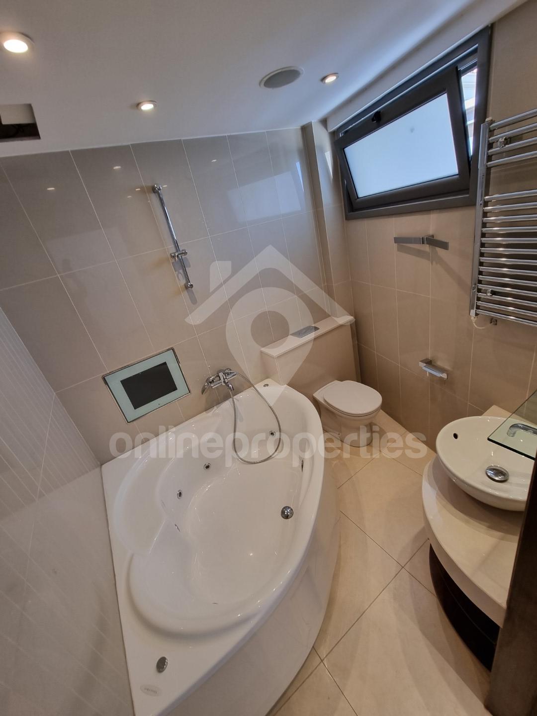 To change image, hover mouse over thumbnails below