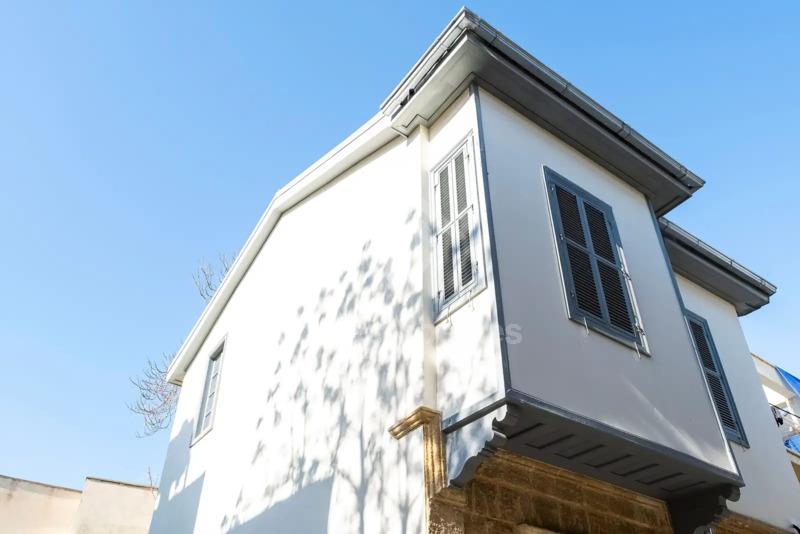 A rare opportunity to rent a fully renovated, listed residence of exceptional quality