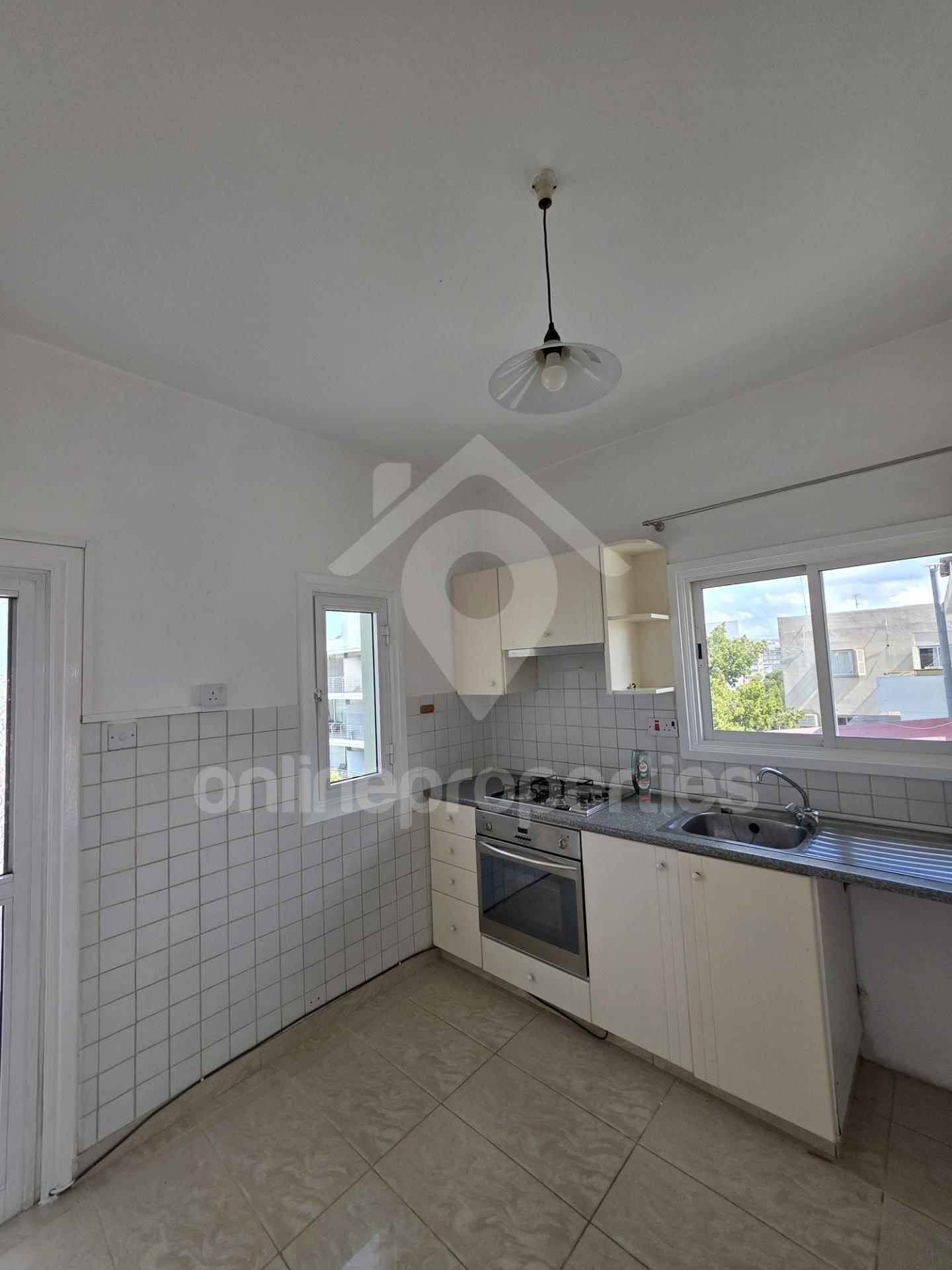 To change image, hover mouse over thumbnails below