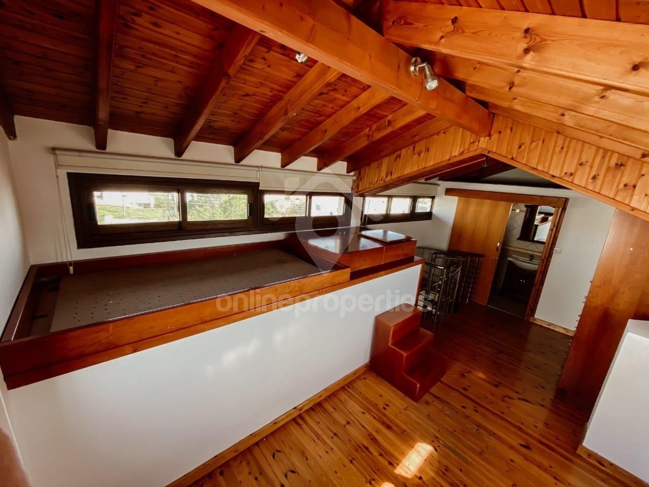 To change image, hover mouse over thumbnails below