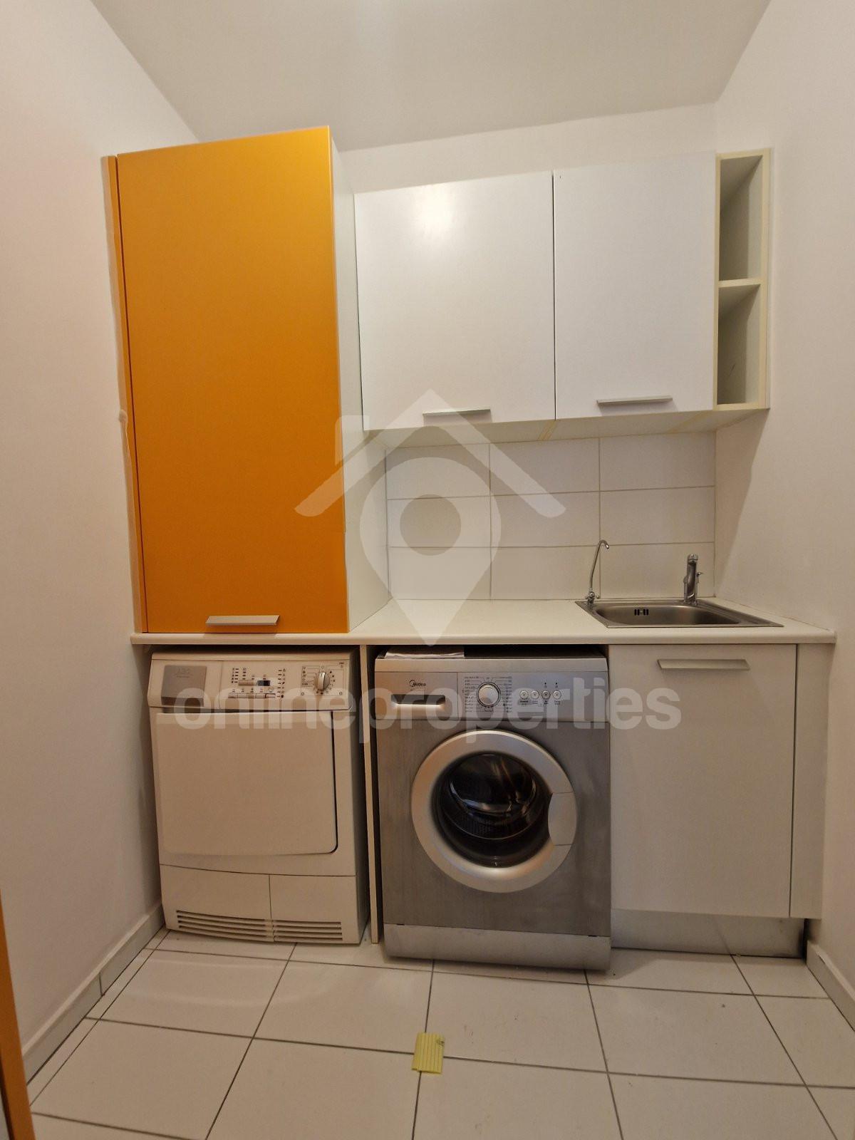 To change image, hover mouse over thumbnails below