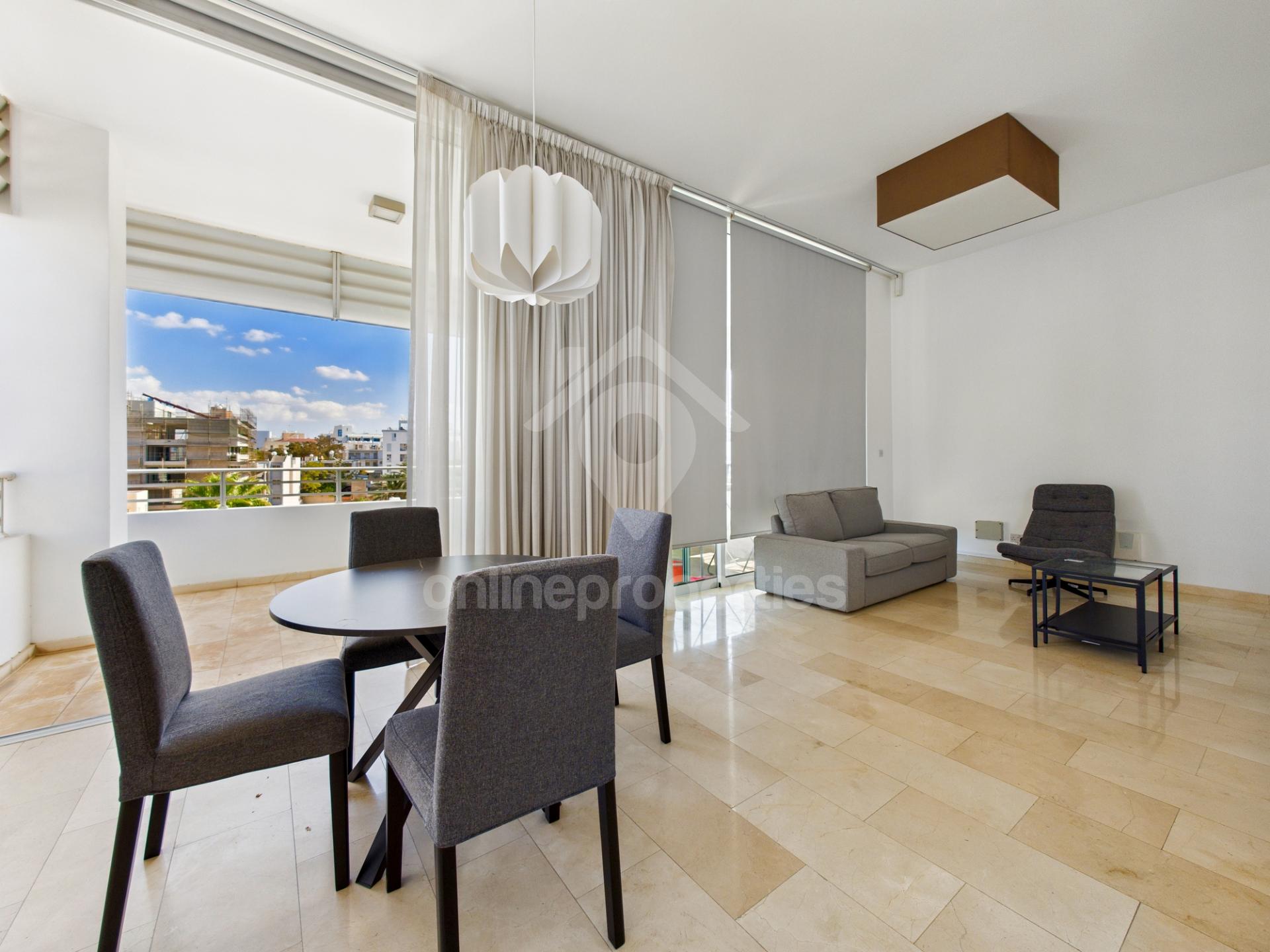 To change image, hover mouse over thumbnails below