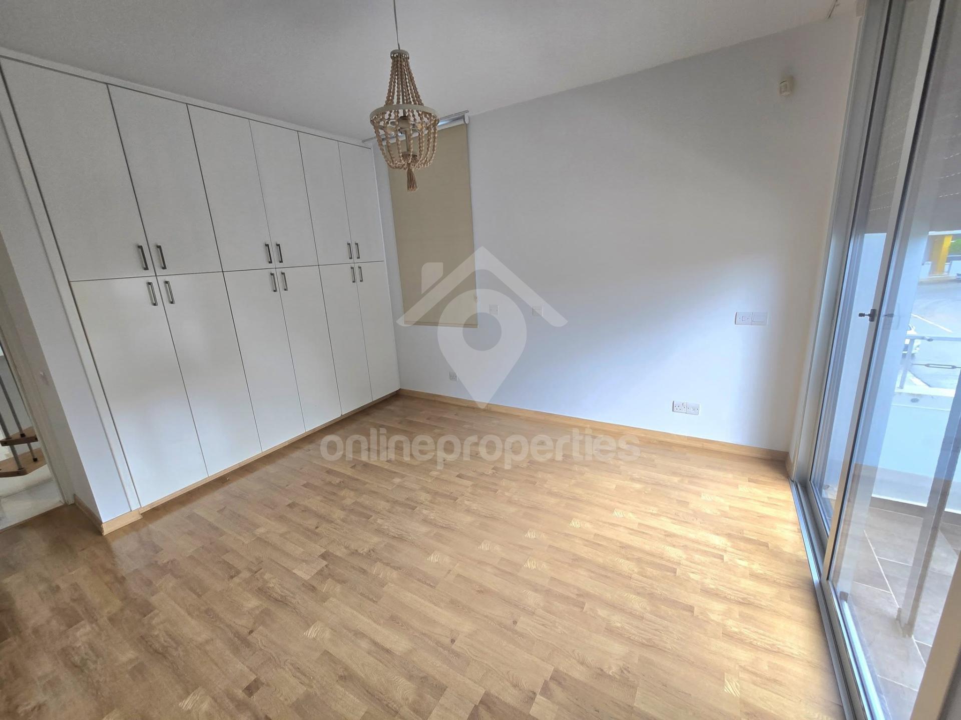 To change image, hover mouse over thumbnails below