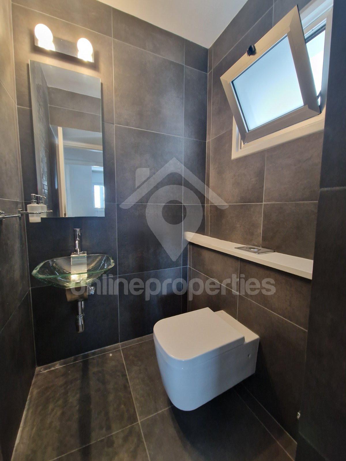 To change image, hover mouse over thumbnails below