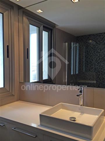 To change image, hover mouse over thumbnails below