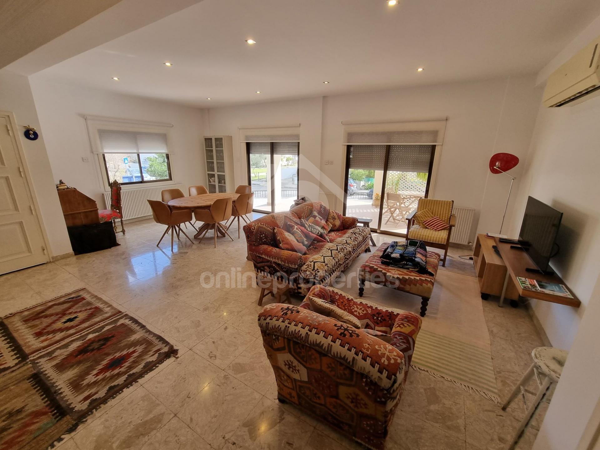 To change image, hover mouse over thumbnails below