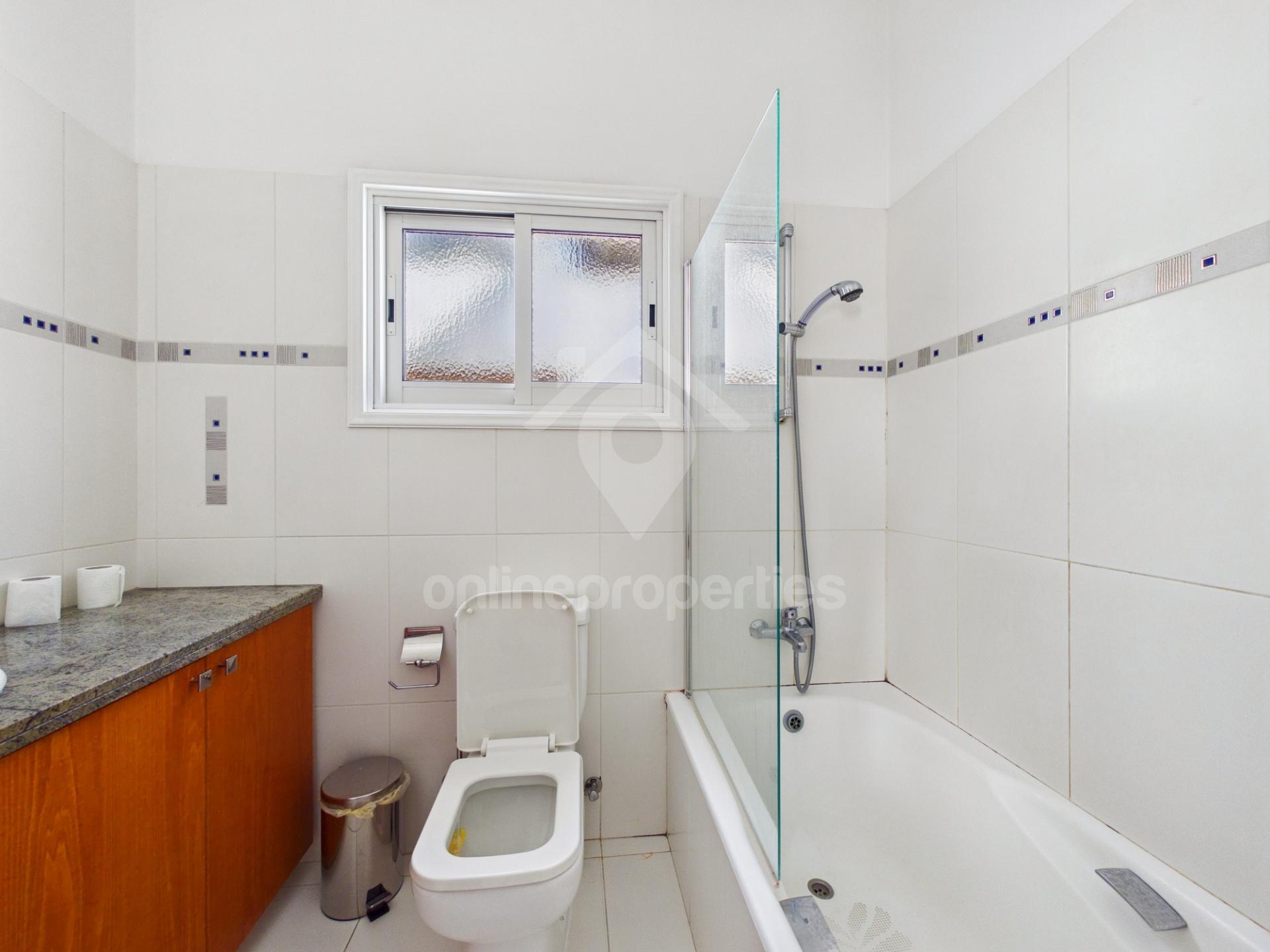 To change image, hover mouse over thumbnails below